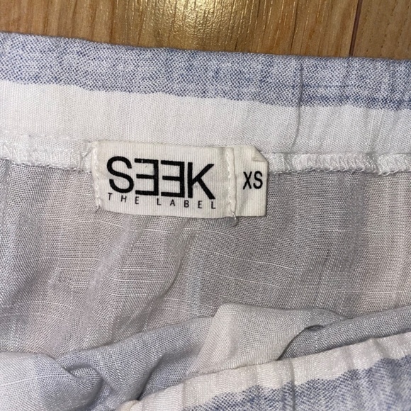 LF Seek The Label  XS. Off-shoulder, Bell sleeve, Linen - Picture 5 of 10